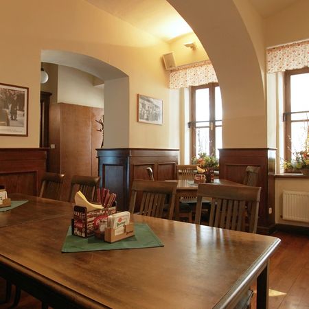 Disidenti a zabarven� okna